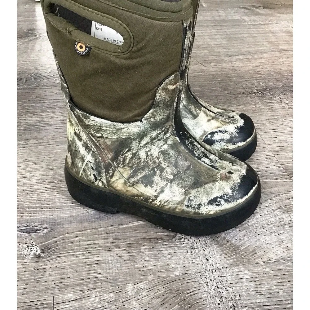 Bogs Toddler Size 9 Waterproof Mossy Oak Camo Insulated Kids Winter Boots